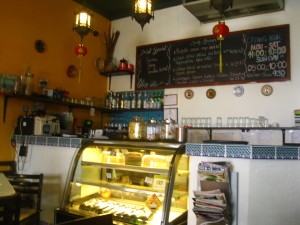 A homey little cafe with pleasant staff! 