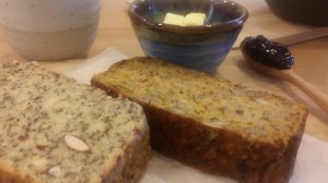 The texture is perfect and the composition super healthful! On the left is a paleo bread with chia seed, and on the right, a spicy gluten-free bread. 