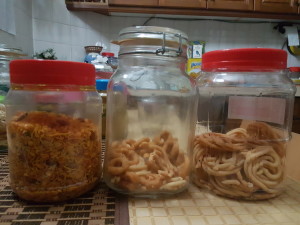 Left to Right: Podi Muruku, Round Muruku, and "Cookie" Muruku